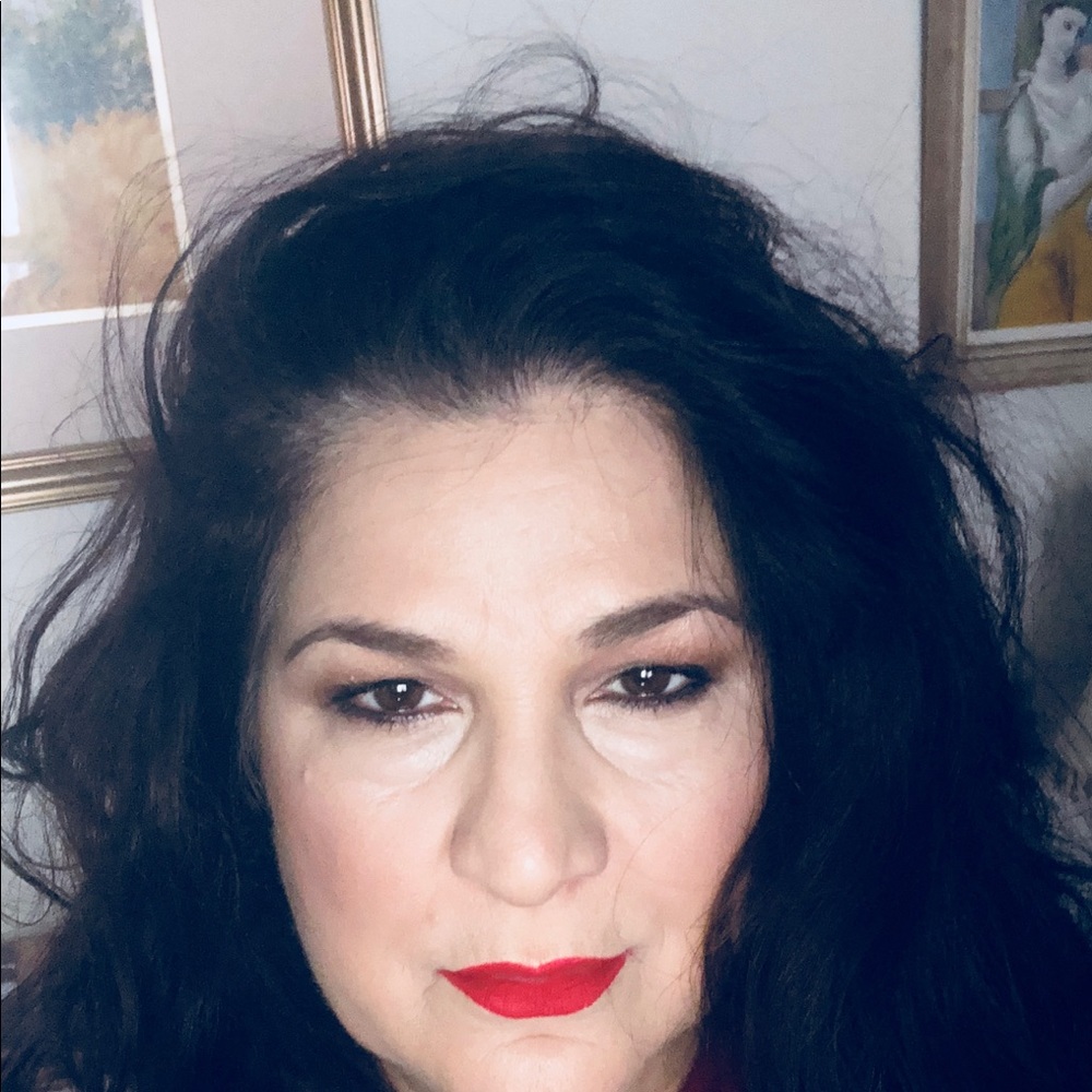 Meet your Posher, Debbie